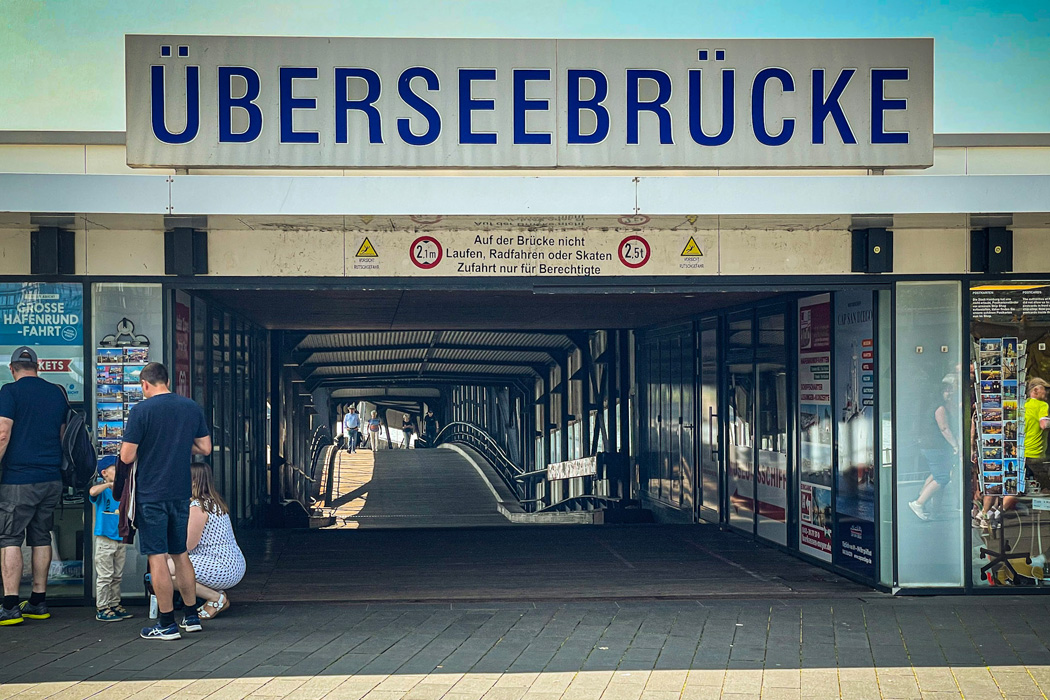 Hamburg Hafen Überseebrücke